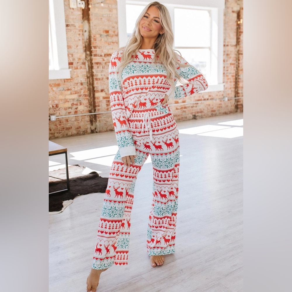 Christmas Element Round Neck Top and Pants Lounge Set